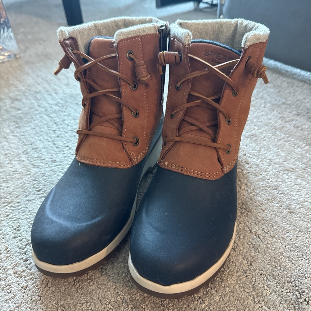 Sperry Women's Brown and Black Winter Boots